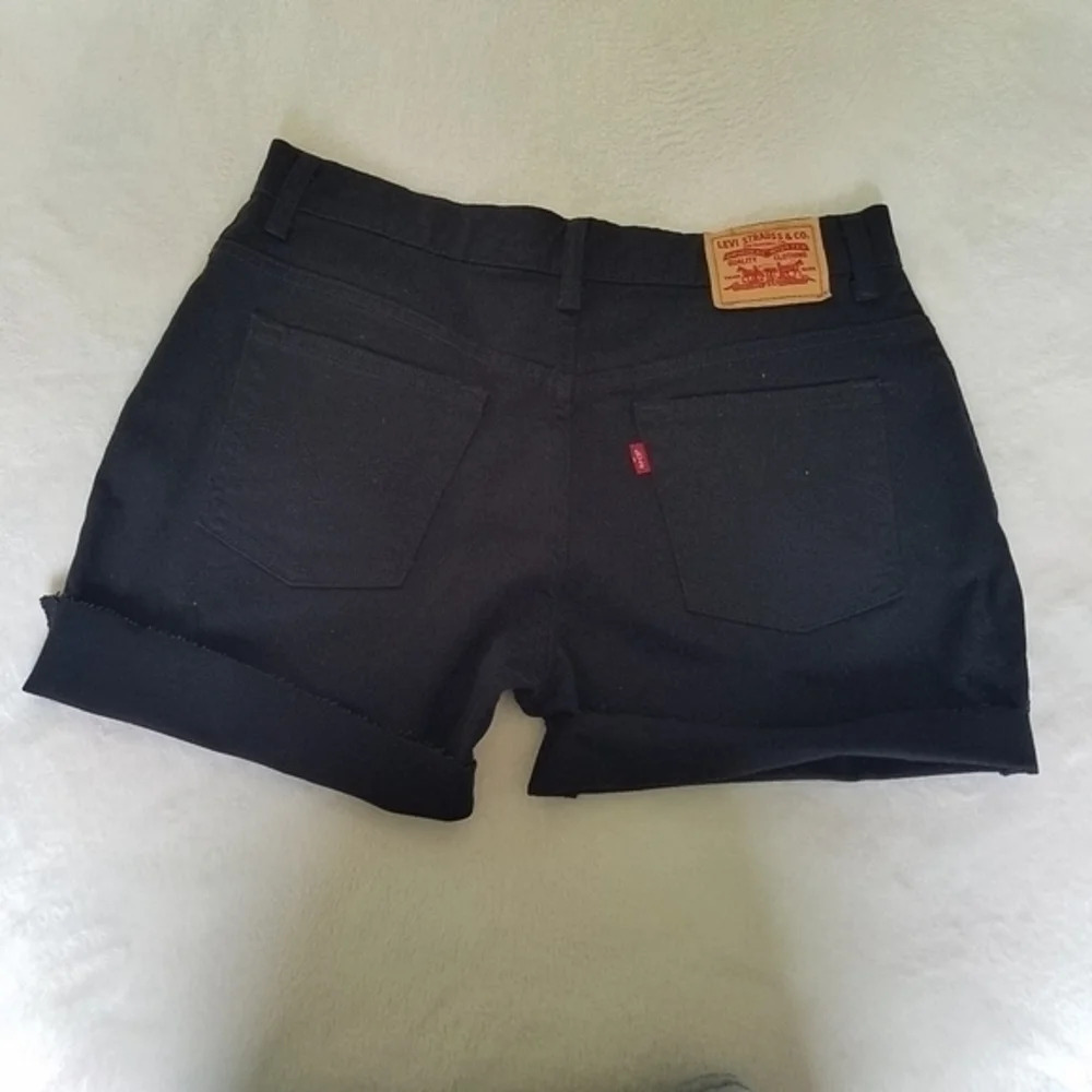 Levi's 550 Black Cut Off‎ Shorts - Picture 2 of 6